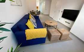 Bonito Apartamento De 2 Habitaciones Con Terraza
